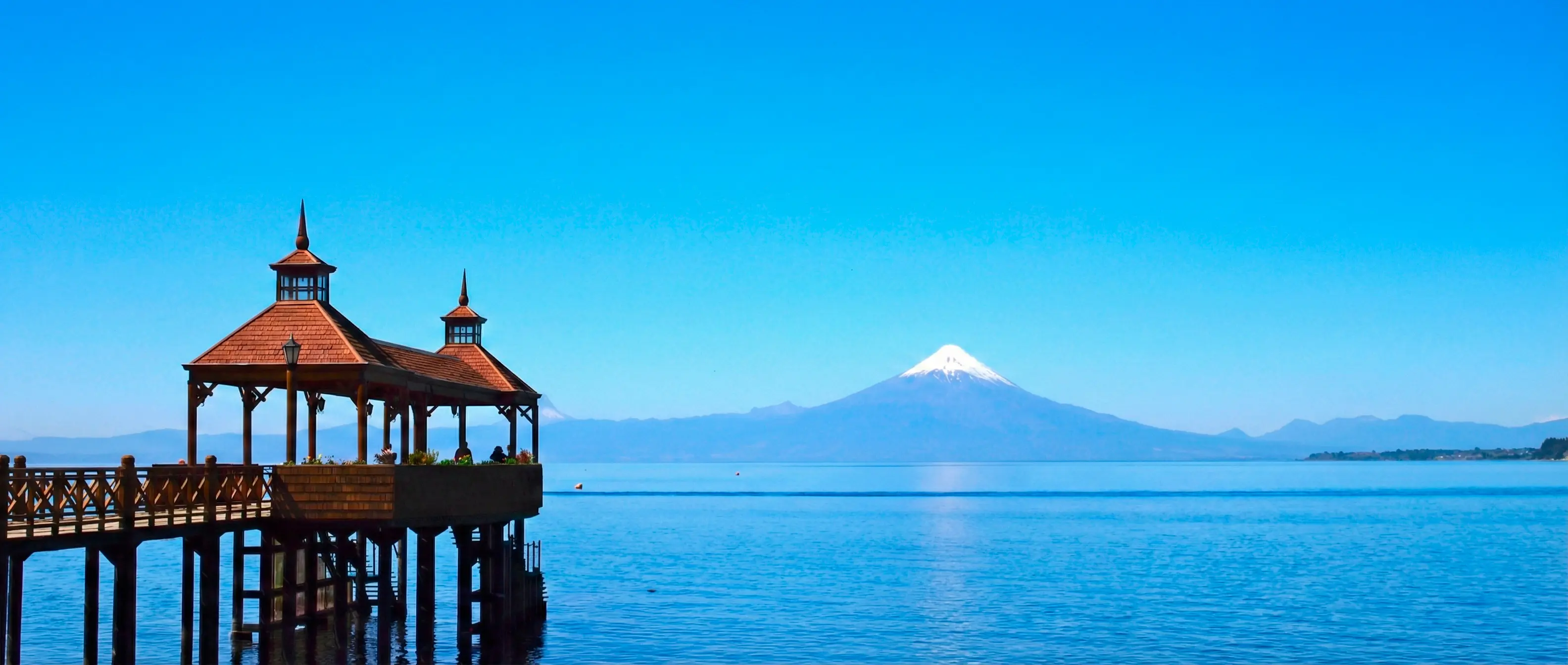 Fondo institucional para la sección Nosotras.